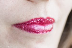 Essence Metal Shock lipstick